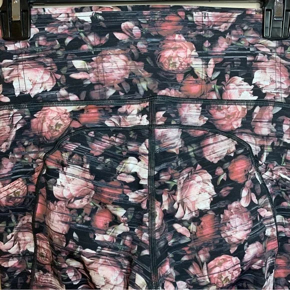 Lululemon Women’s Fast & Free Black & Pink Floral High Rise Nulux Crop 19” | 4 - Picture 6 of 12